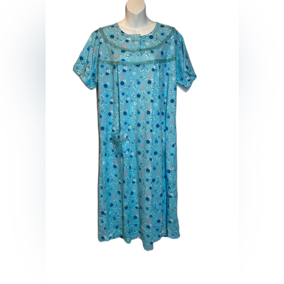 NIGHT ROBES - MANY MODELS AVAILABLE - Picture 3 of 6